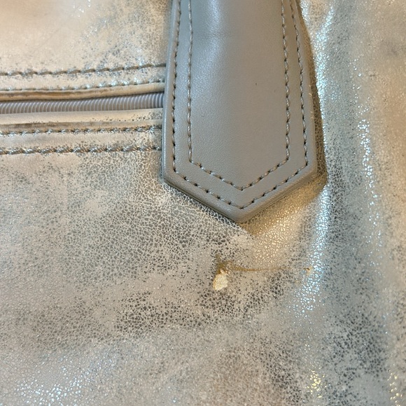 Lululemon Sweat Once A Day Bag Silver Metallic Yoga Gym Weekend Bag - Picture 16 of 16